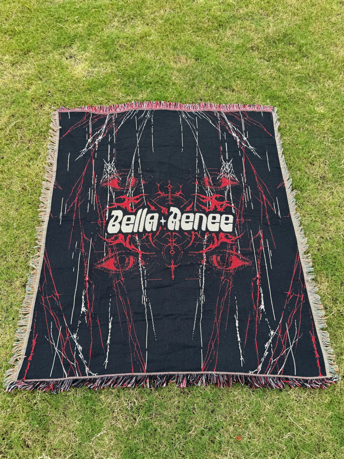 BELLA RENEE WOVEN BLANKET