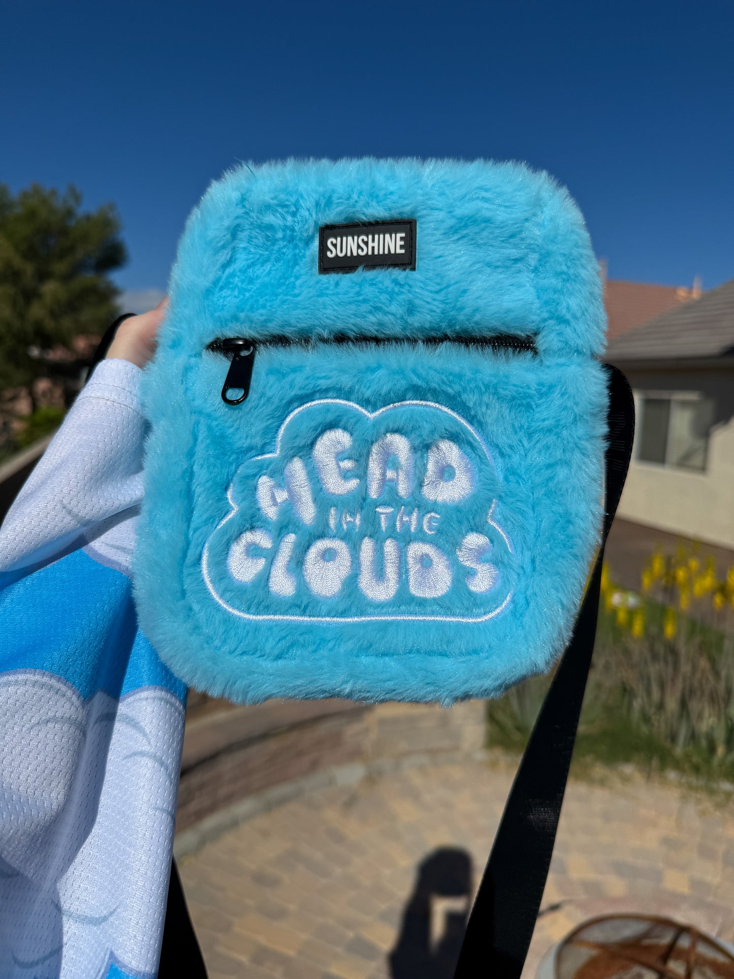 CLOUDS FURRY SLING BAG