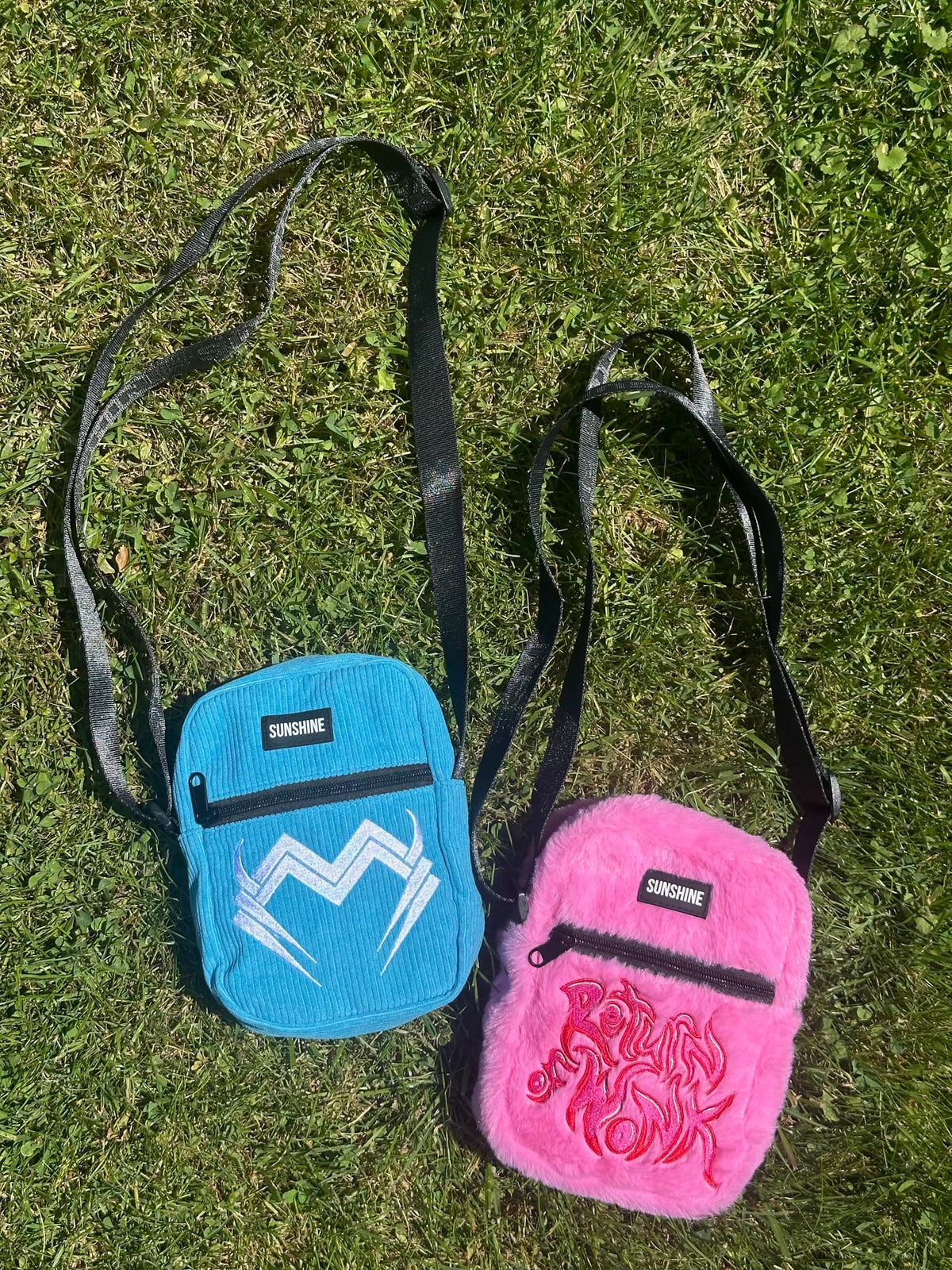 MONXX FURRY SLING BAG