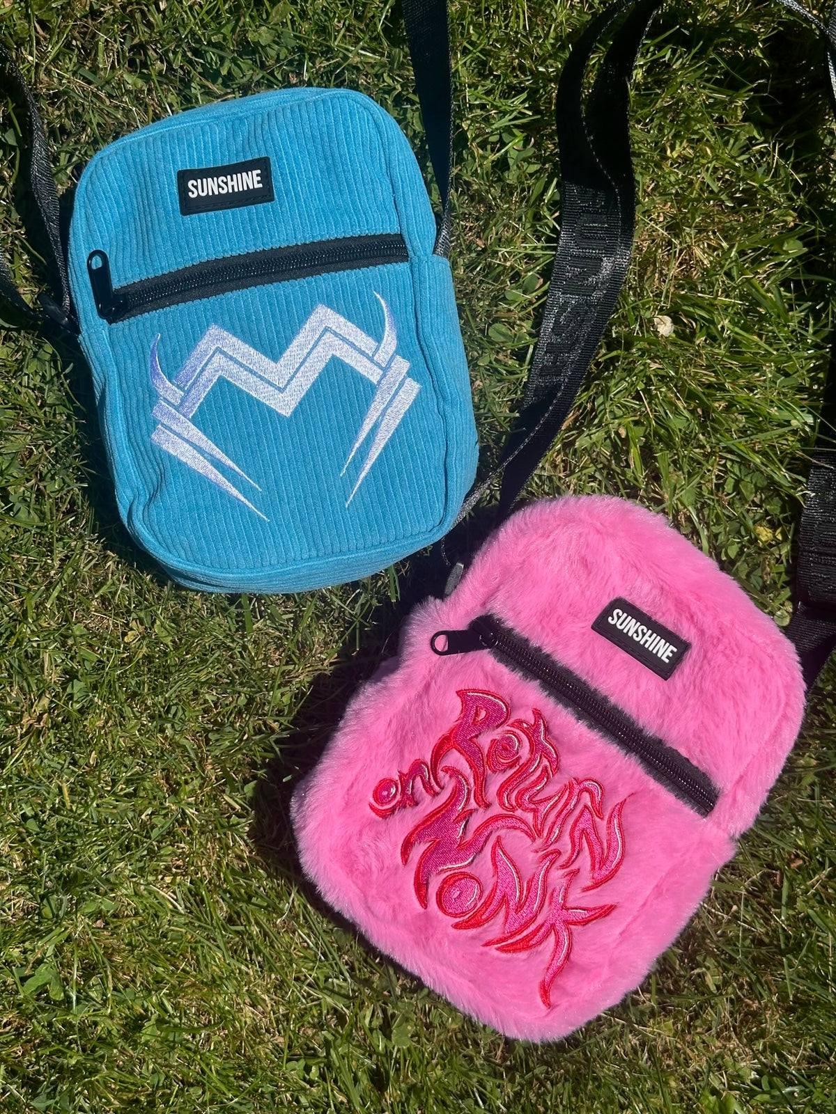 MONXX FURRY SLING BAG